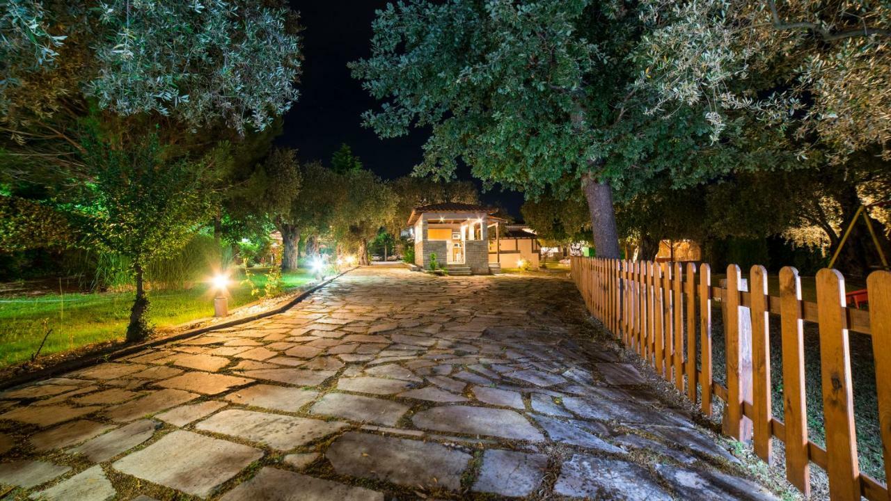 Aparthotel Aneton Chrisi Ammoudia Exterior foto